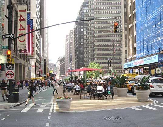 Herald-Sq-Tables