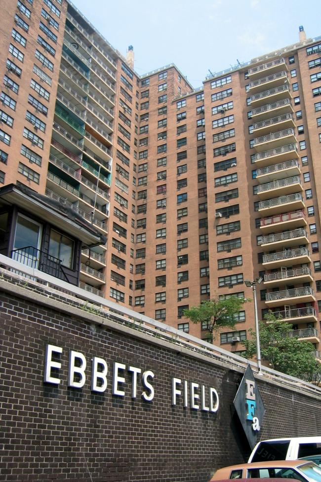 Brooklyn-Crown_Heights_Ebbets_Field_Apartments